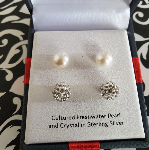 Pierced earrings - Picture 2 of 3